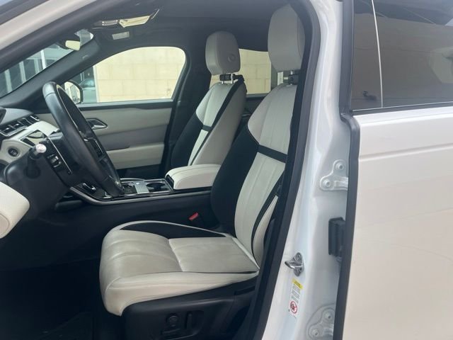 Used 2023 Fuji White Land Rover R-Dynamic S image 10
