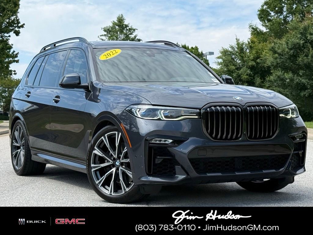 2022 BMW X7 M50i's photo