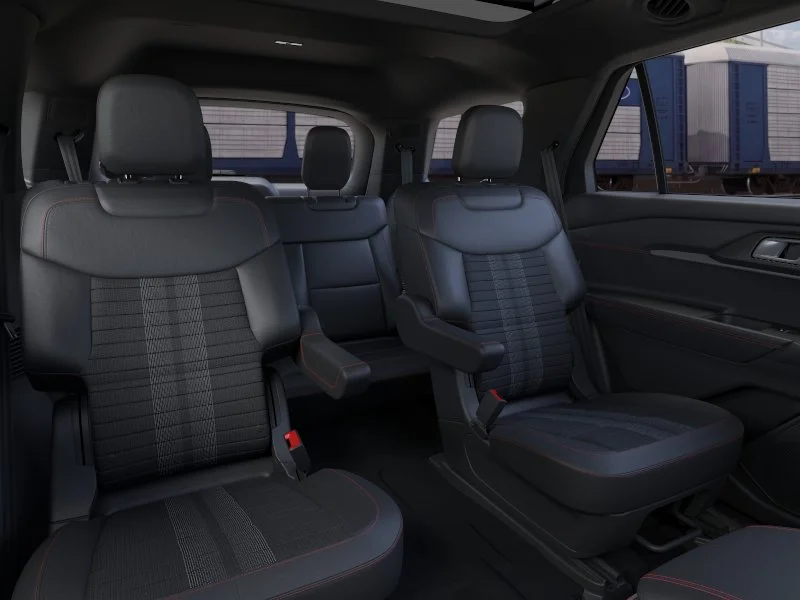 New 2026 Star White Metallic Tri-Coat Ford ST-Line image 23