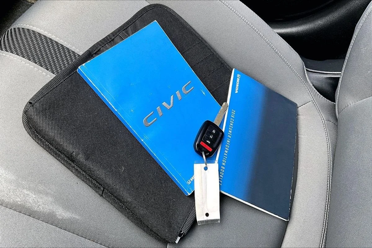 Used 2016 Blue Honda LX image 37