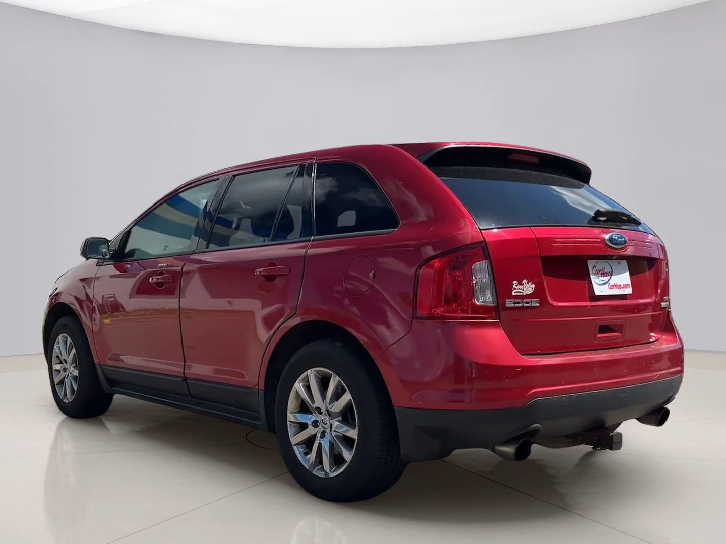 Used 2012 Red Ford SEL FWD image 3