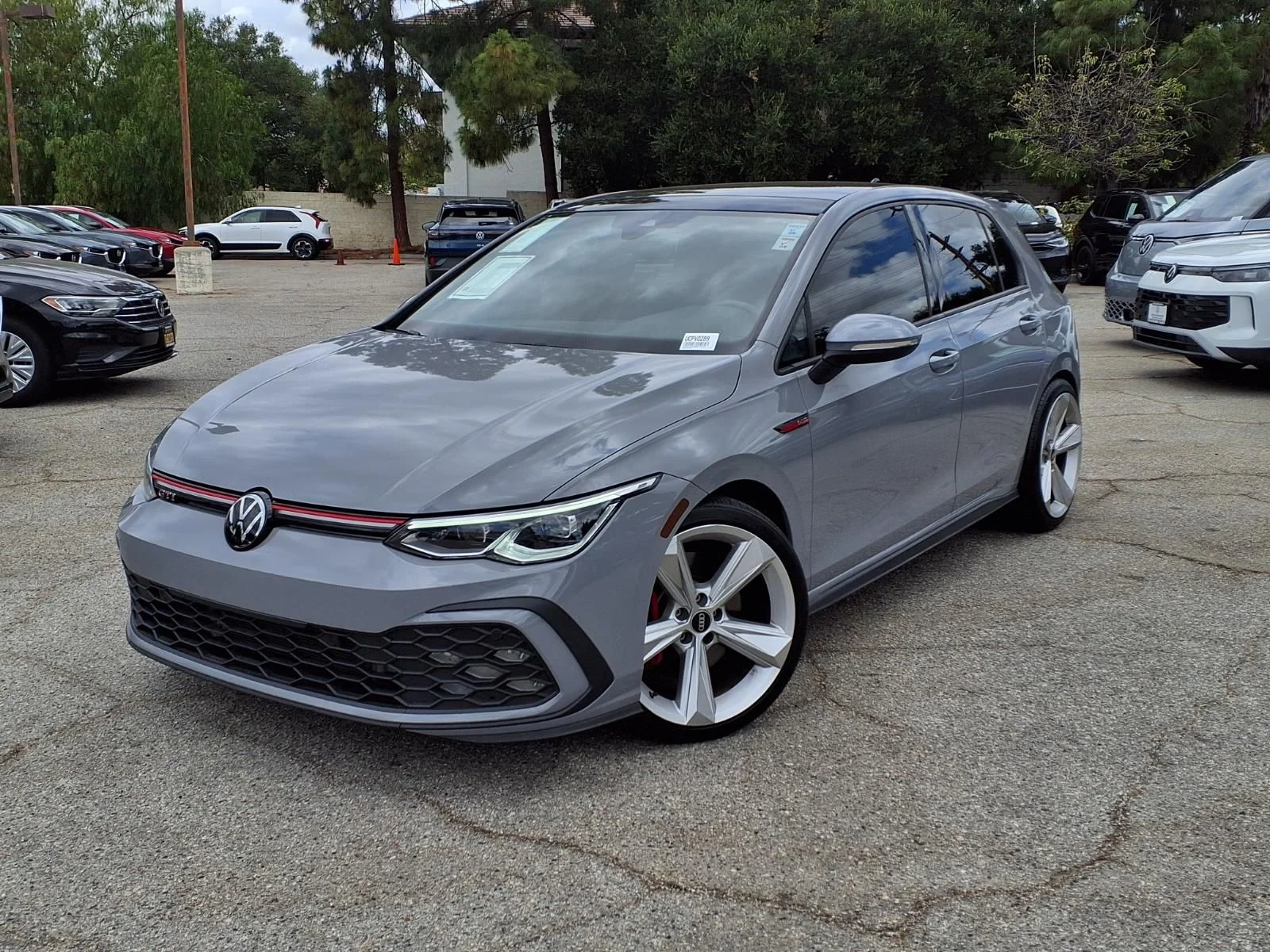 Used 2022 Gray Volkswagen 2.0T SE image 25