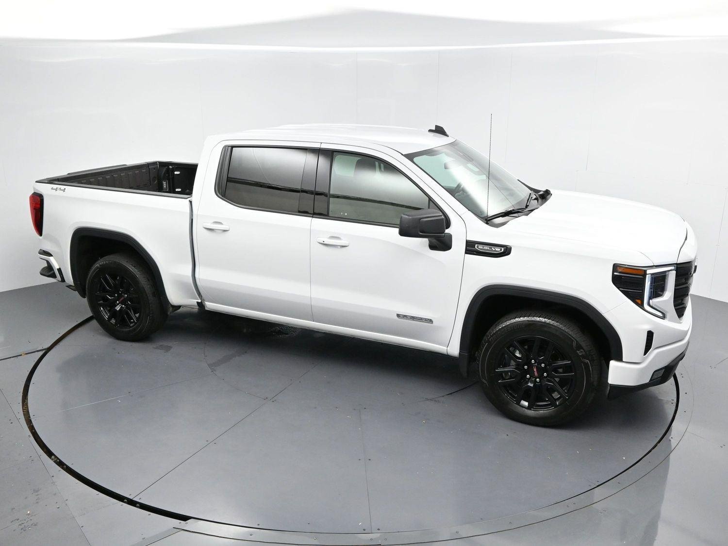 Used 2024 Summit White GMC Elevation image 35