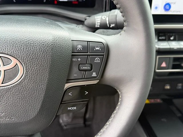 Used 2025  Toyota XLE image 15
