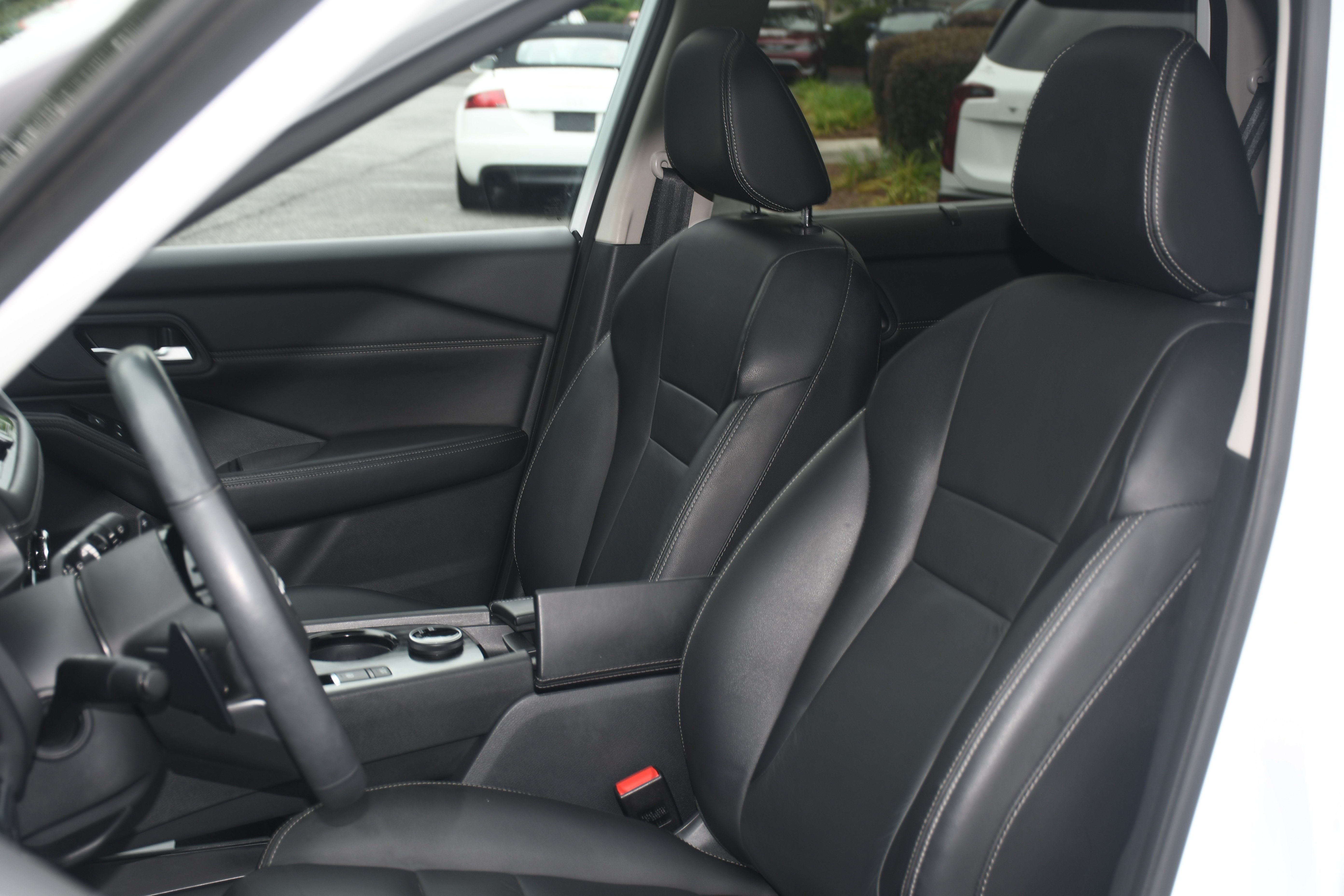 Used 2024 White Nissan SL image 12