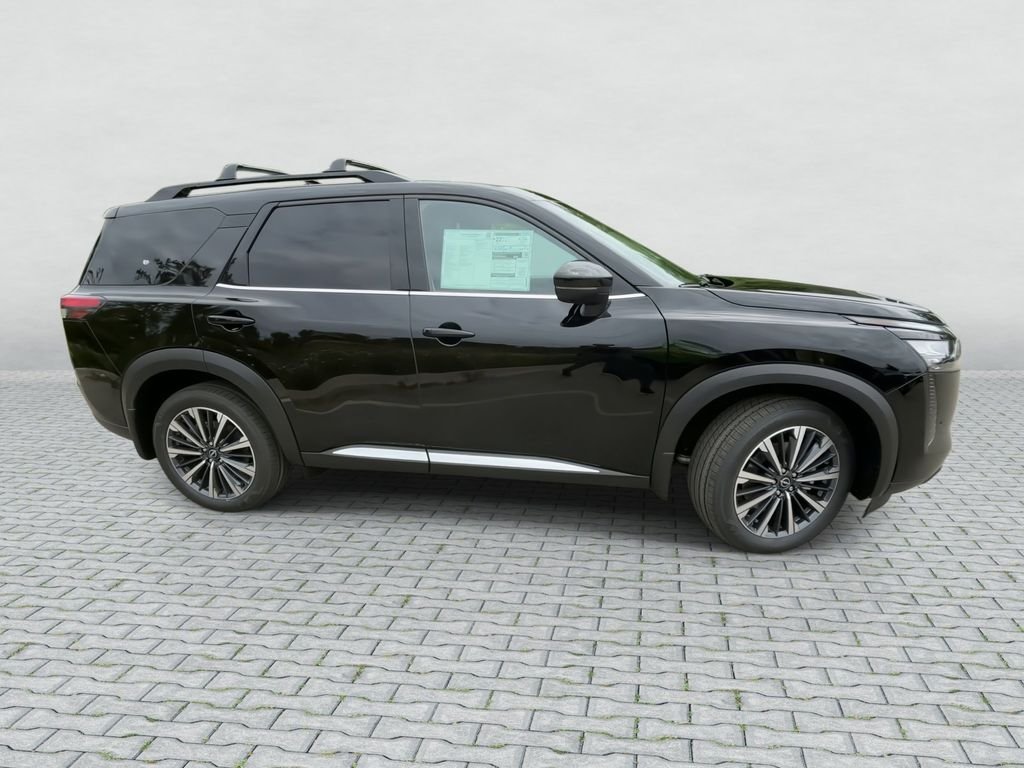 New 2026 Black Nissan Platinum image 9