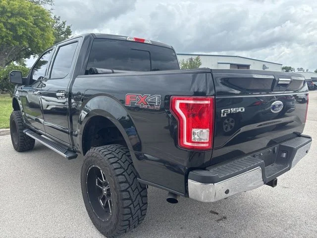 Used 2017 Black Ford XLT image 7