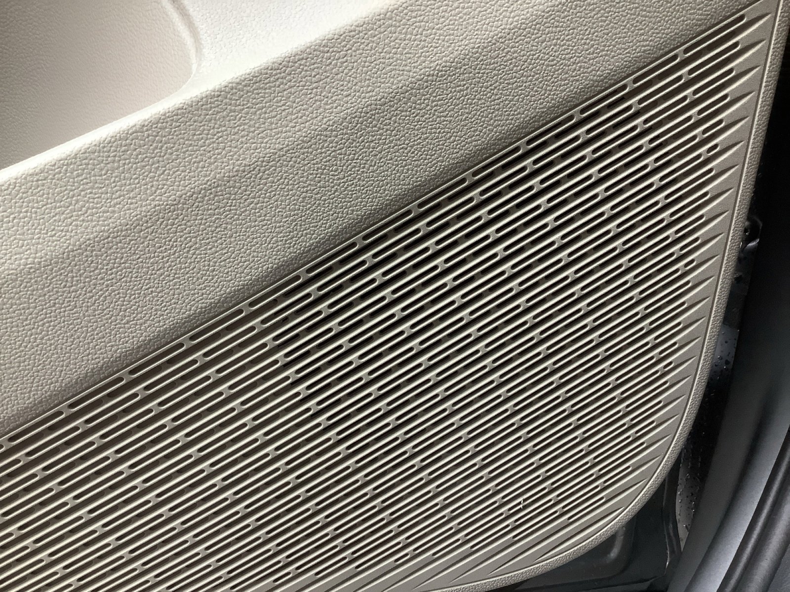 New 2026 Silver Mist Metallic Volkswagen 2.0T SE image 26