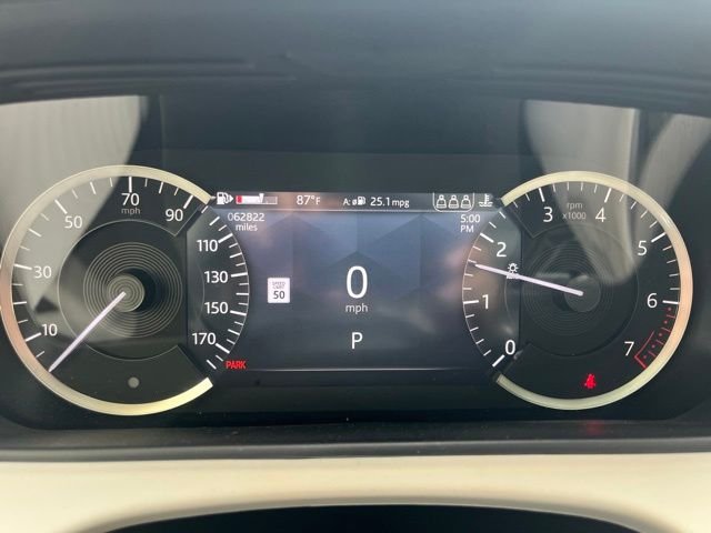 Used 2023 Fuji White Land Rover R-Dynamic S image 15