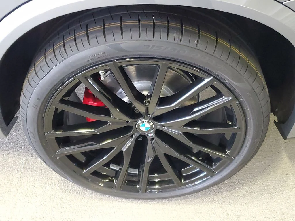 Used 2026 Gray BMW sDrive40i image 5