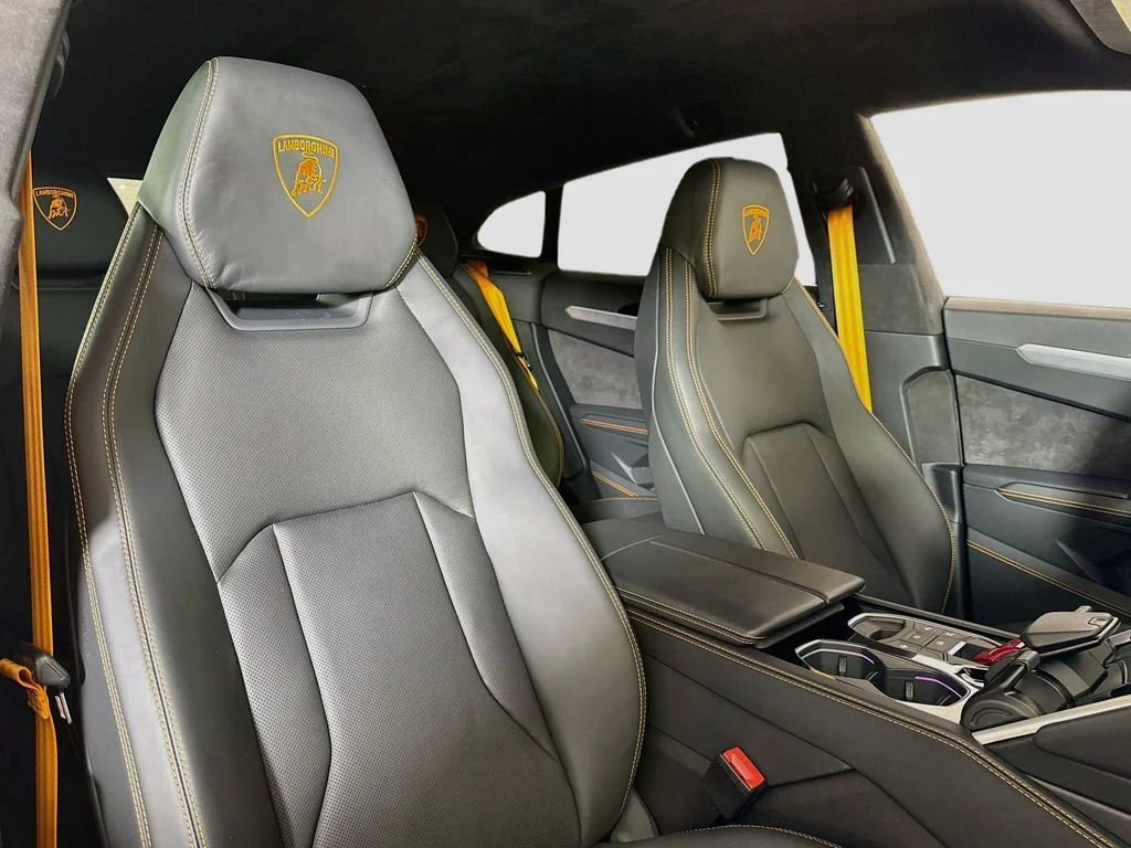 Used 2024 Black Lamborghini S image 16