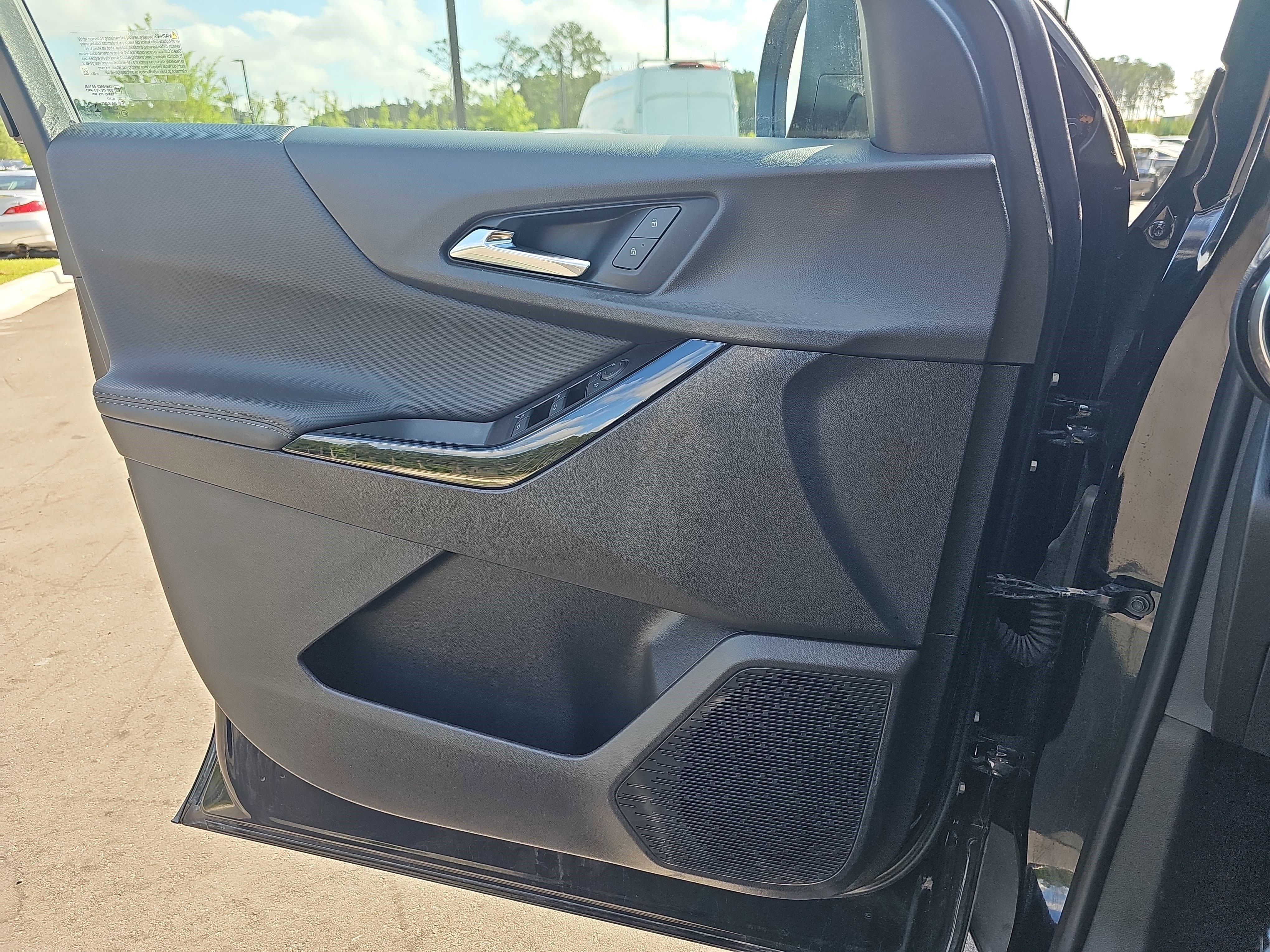 2025 Chevrolet Equinox LT - Photo 27