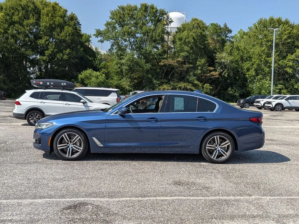 Used 2022 Blue BMW 530i xDrive image 2