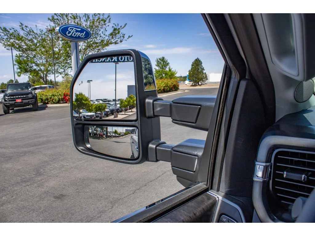 New 2026 OXFORD WHITE Ford LARIAT image 39