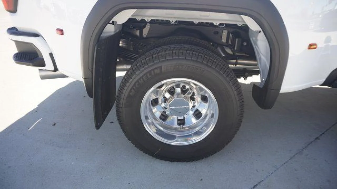 2026 GMC Sierra 3500HD Denali - Photo 6