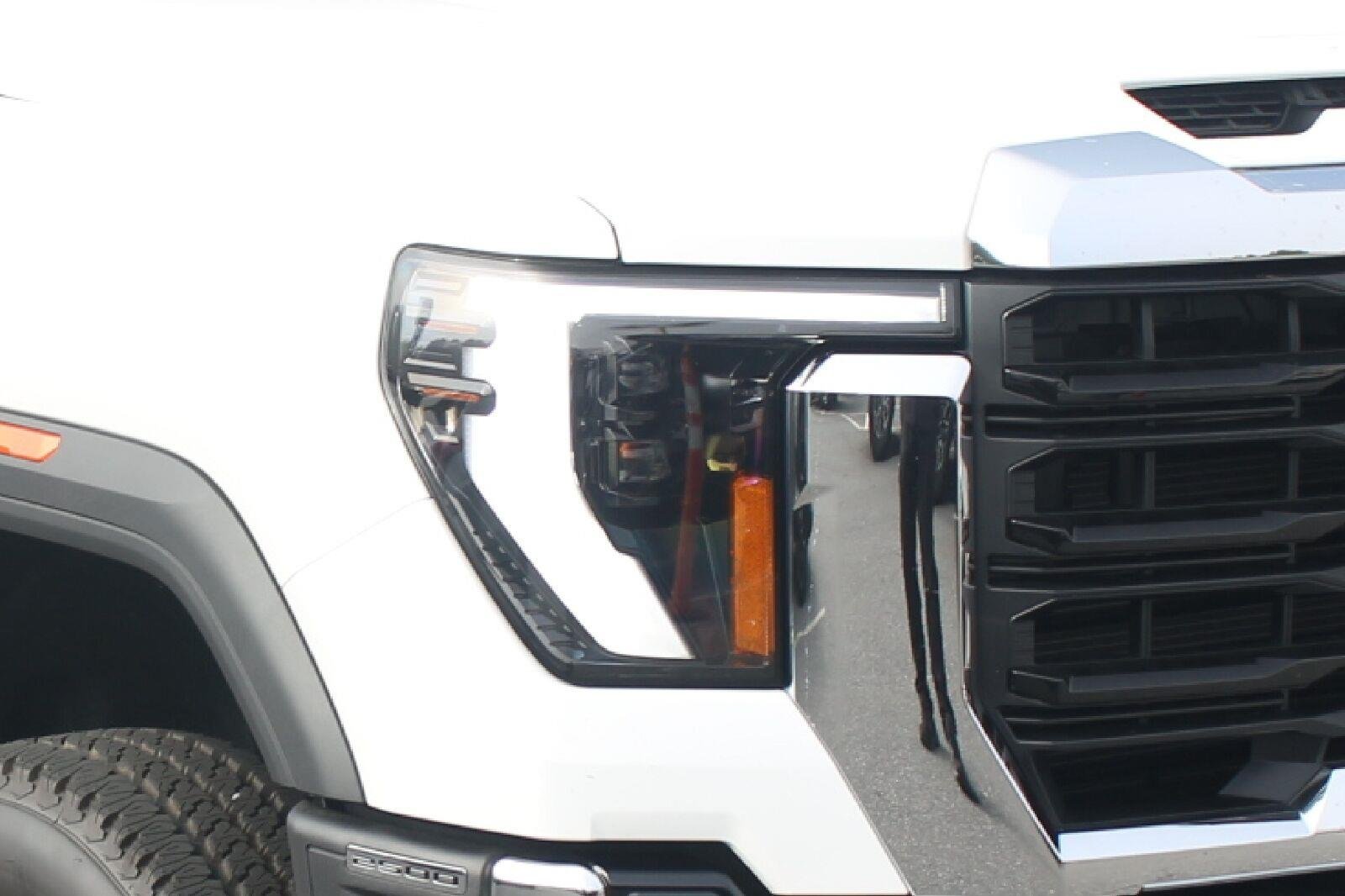 New 2026 Summit White GMC Pro image 3