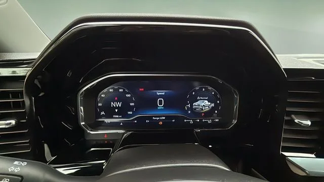 Used 2025 Summit White Chevrolet RST image 16