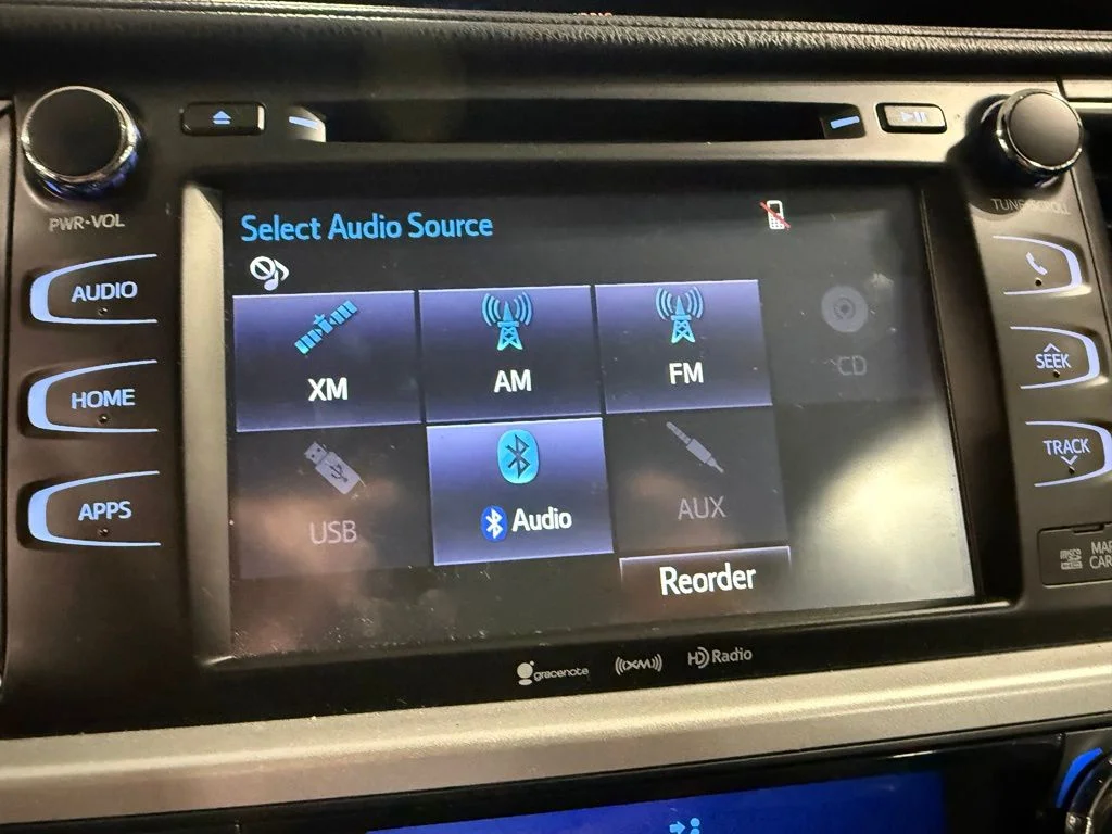 Used 2019 Silver Toyota XLE image 11