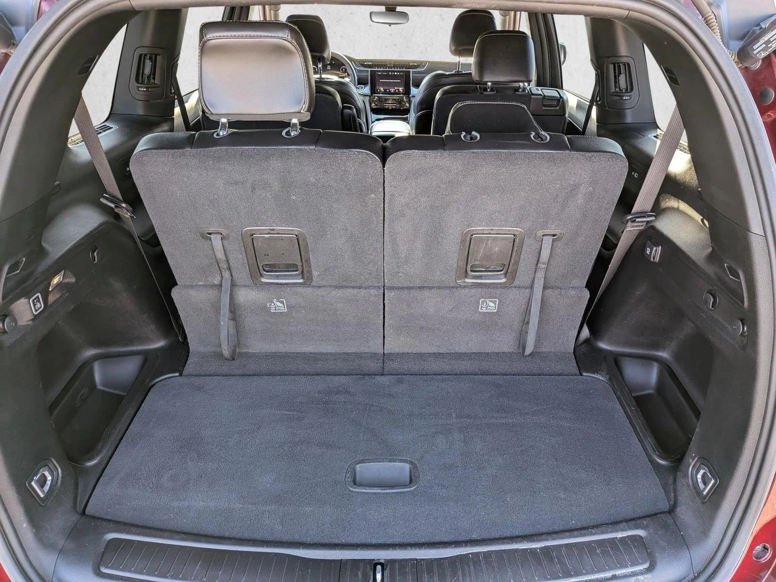 Used 2023 Velvet Red Pearlcoat Jeep Altitude image 6