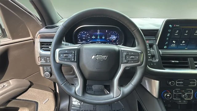 Used 2023 Gray Chevrolet Z71 image 12