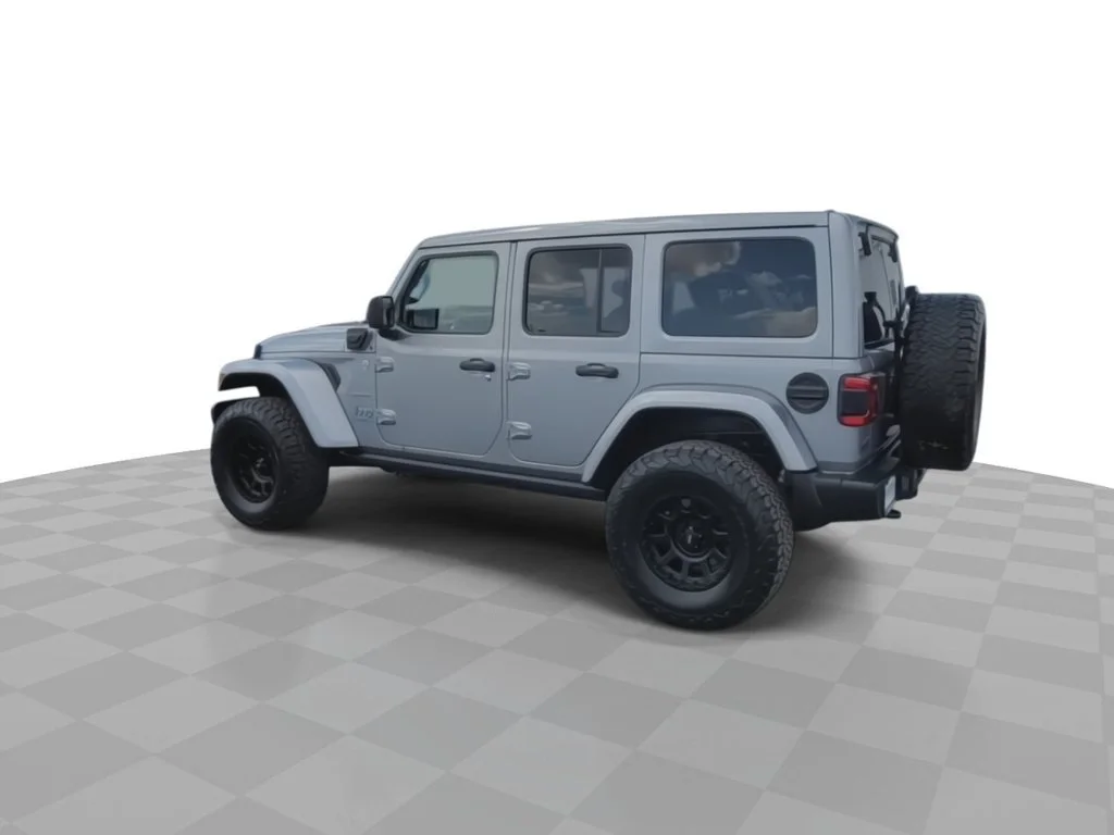Used 2021 Silver Jeep Unlimited Sahara 4x4 image 6