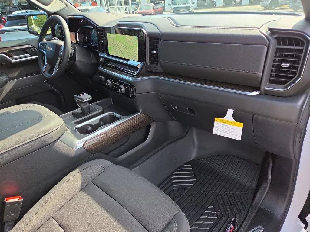 New 2026 Summit White Chevrolet LT image 20