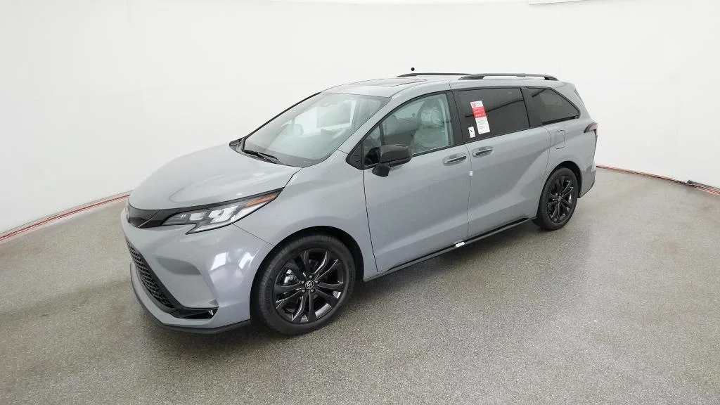 2026 Toyota Sienna XSE 7-Passenger Hybrid FWD's photo