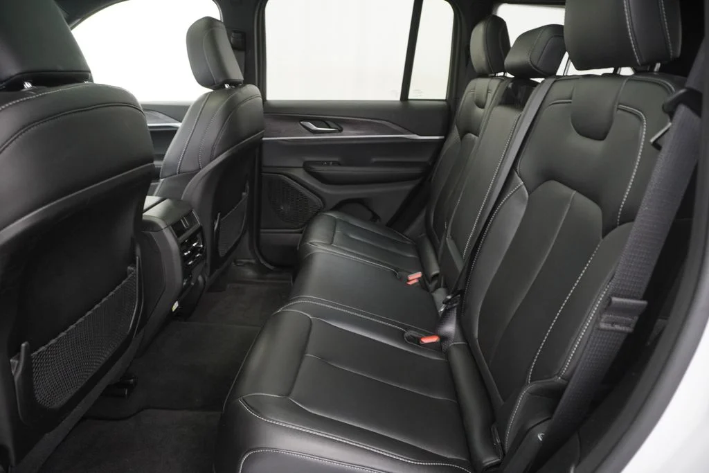 Used 2025 White Jeep Limited image 21