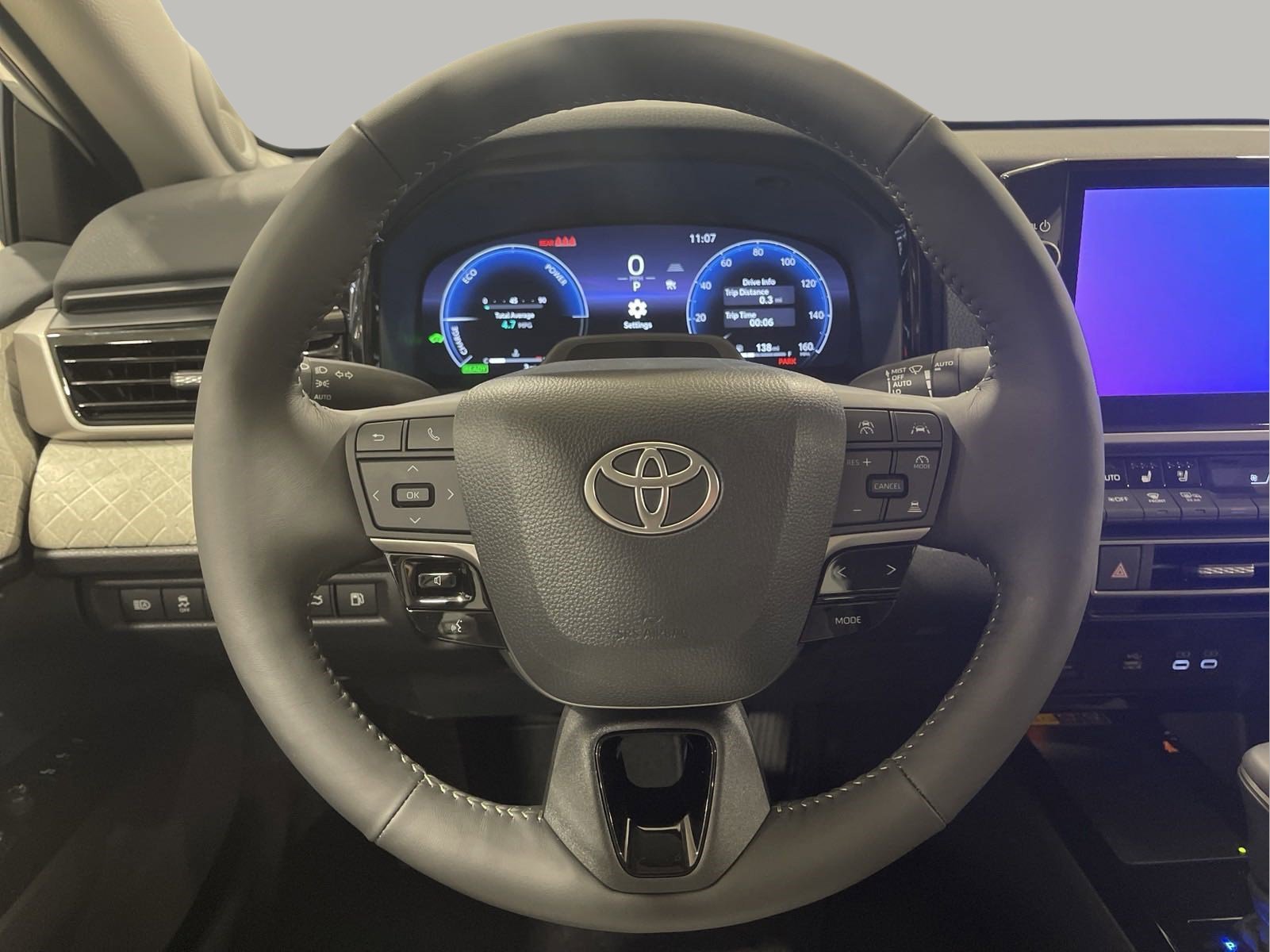 Used 2025 White Toyota XLE image 16