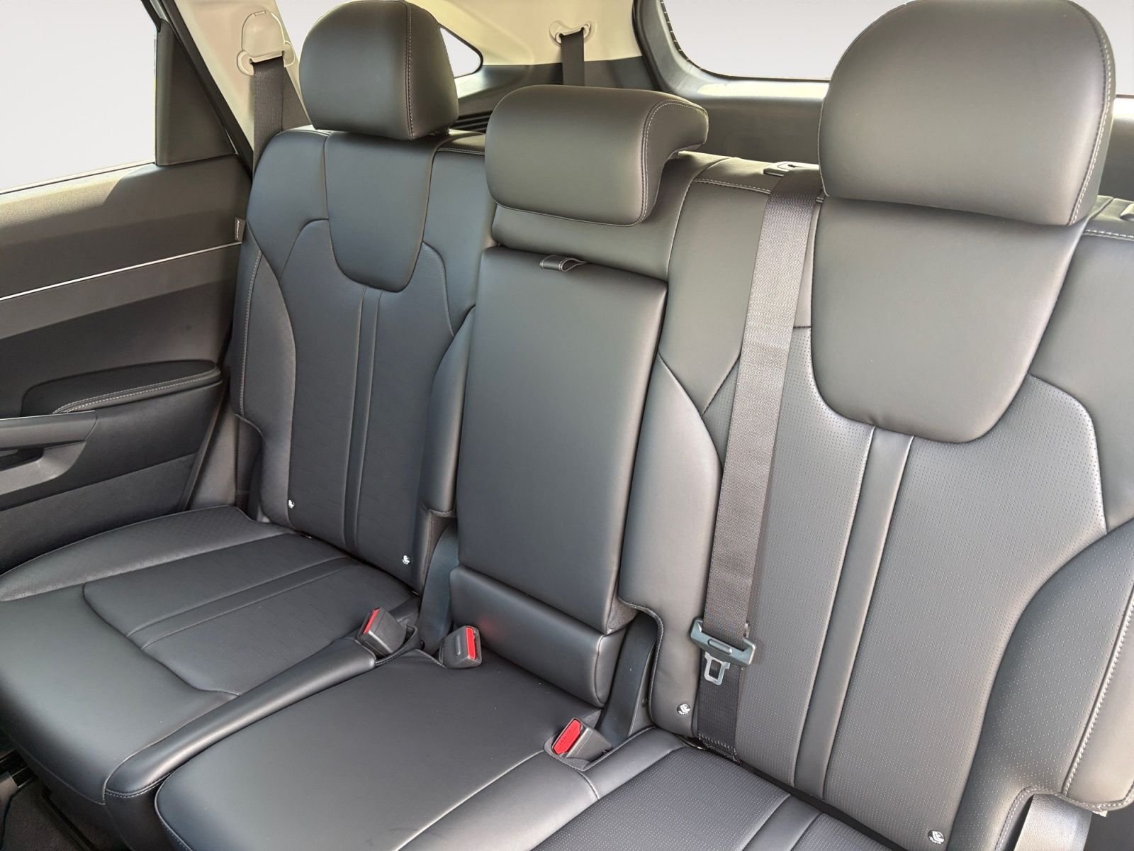 New 2026 Ivory Silver Kia S image 13