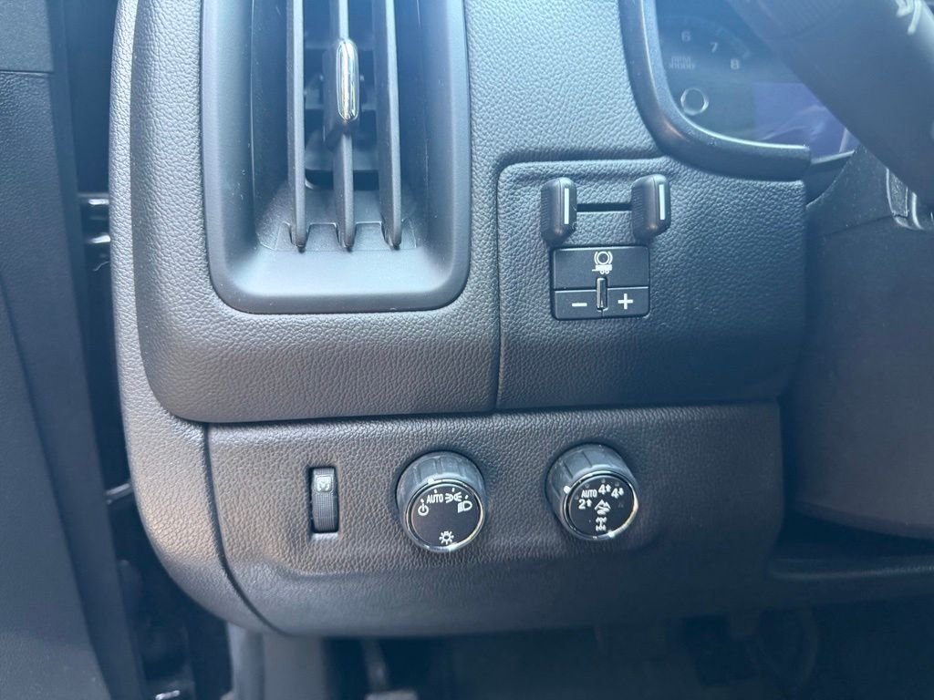 Used 2018 Graphite Metallic Chevrolet ZR2 image 17