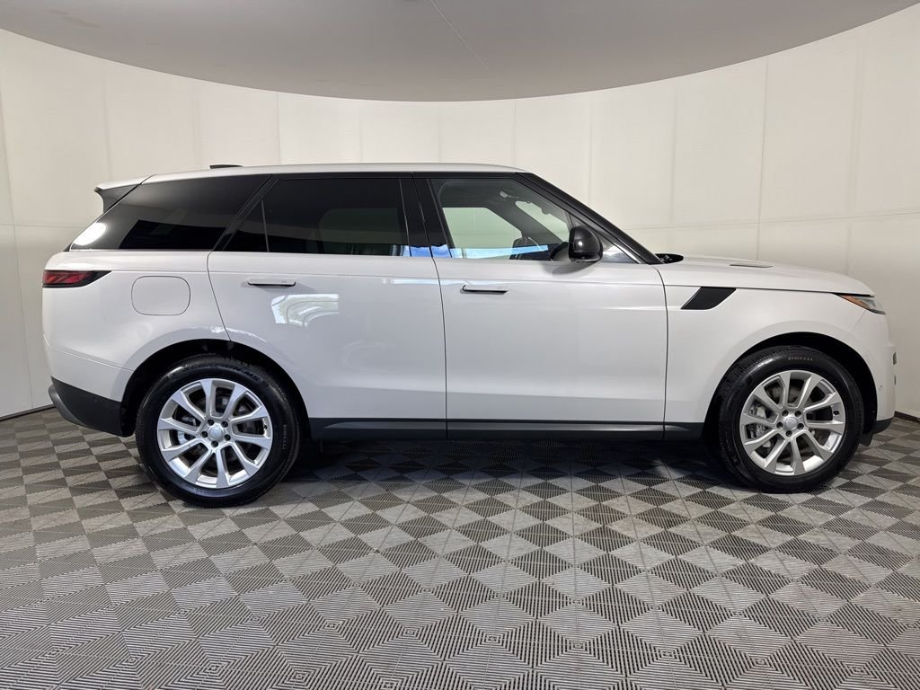 Used 2025 Borasco Grey Metallic Land Rover SE image 8