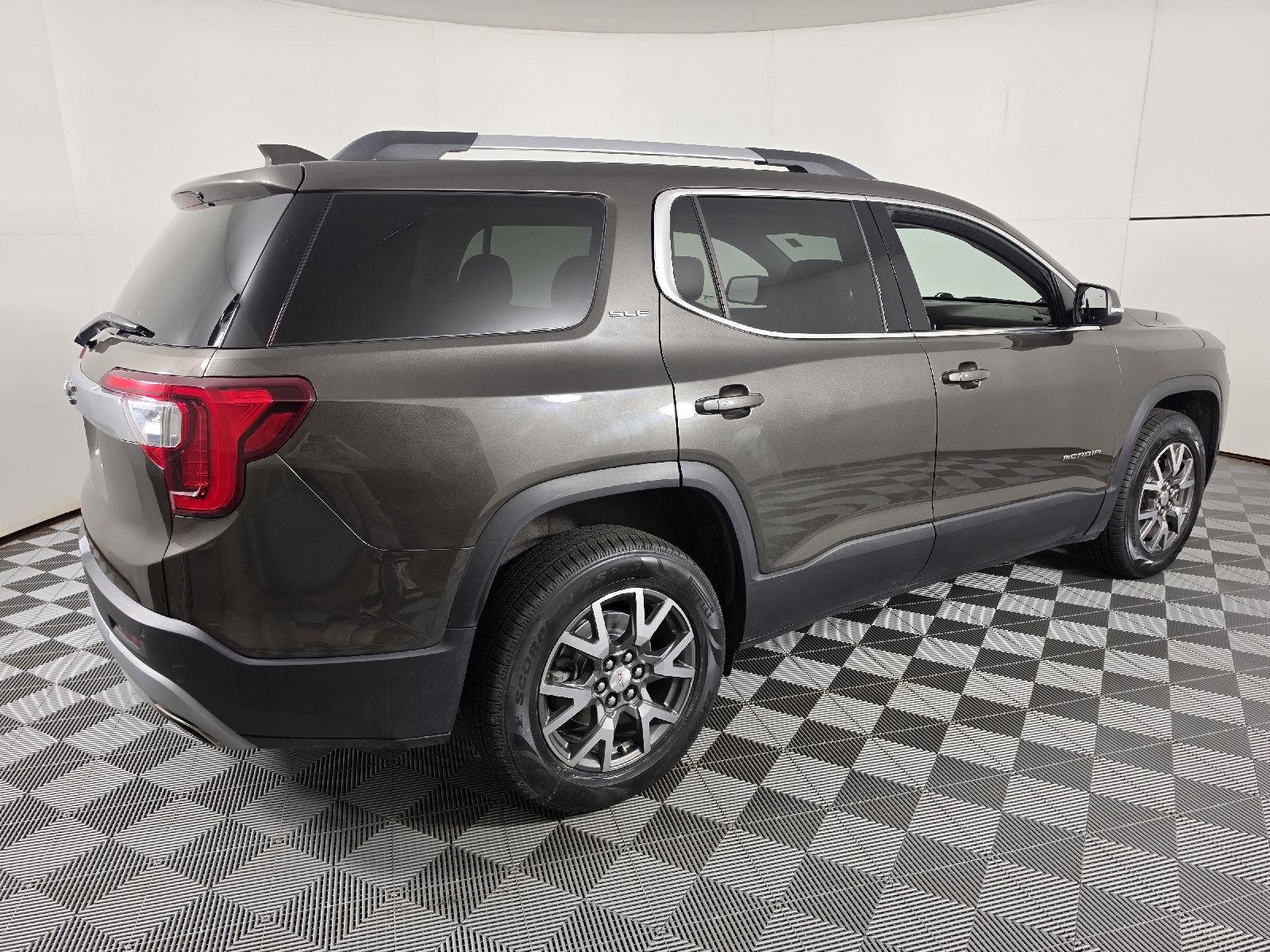 Used 2020 Smokey Quartz Metallic GMC SLE image 10
