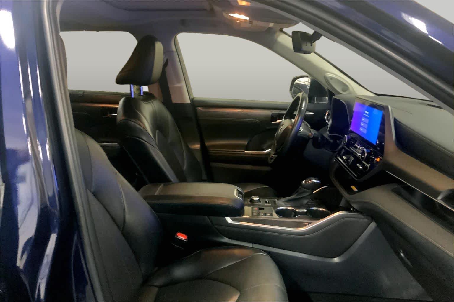 Used 2023 Blueprint Toyota Limited image 9