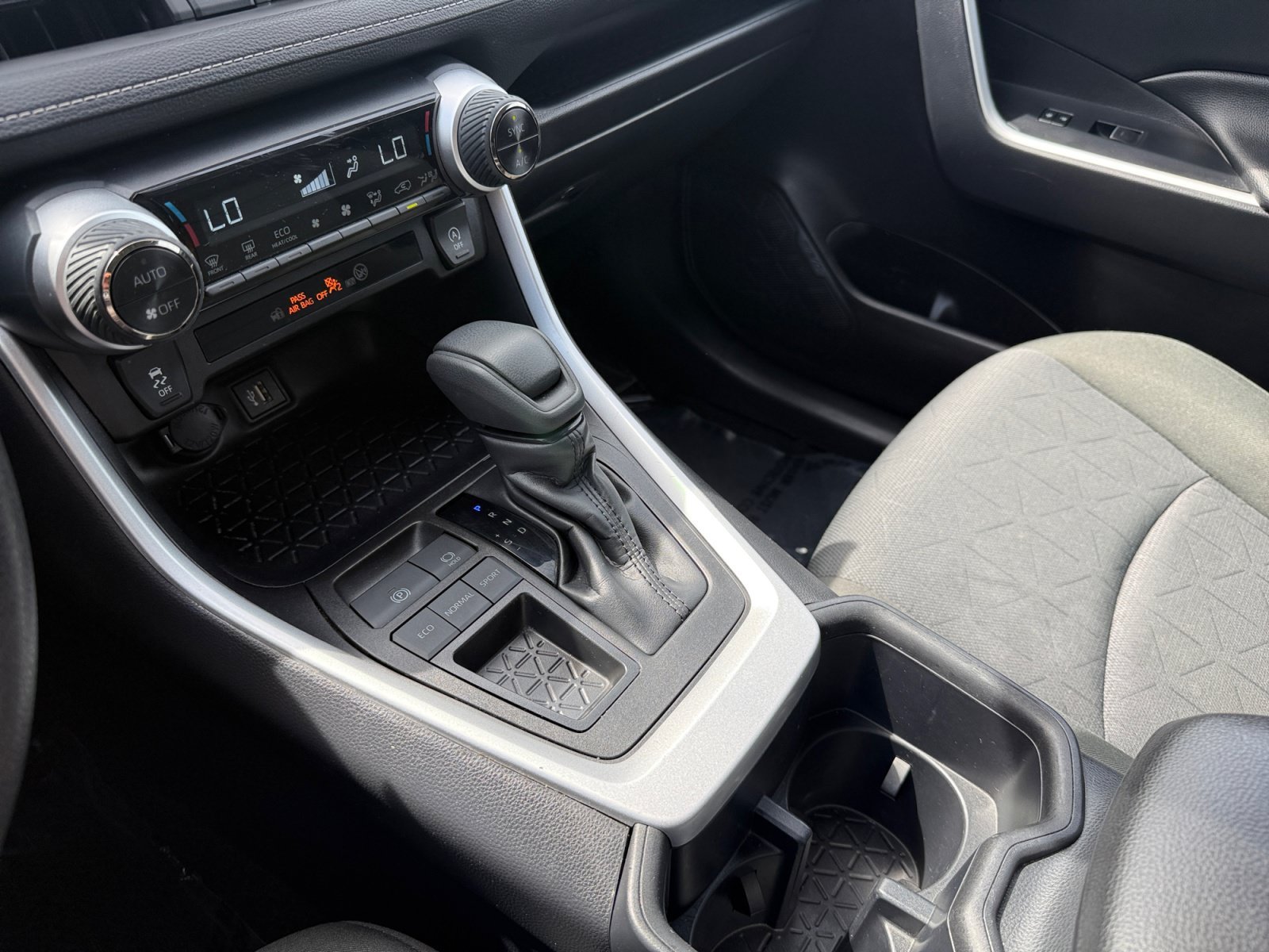 Used 2025 Midnight Black Metallic Toyota XLE image 13
