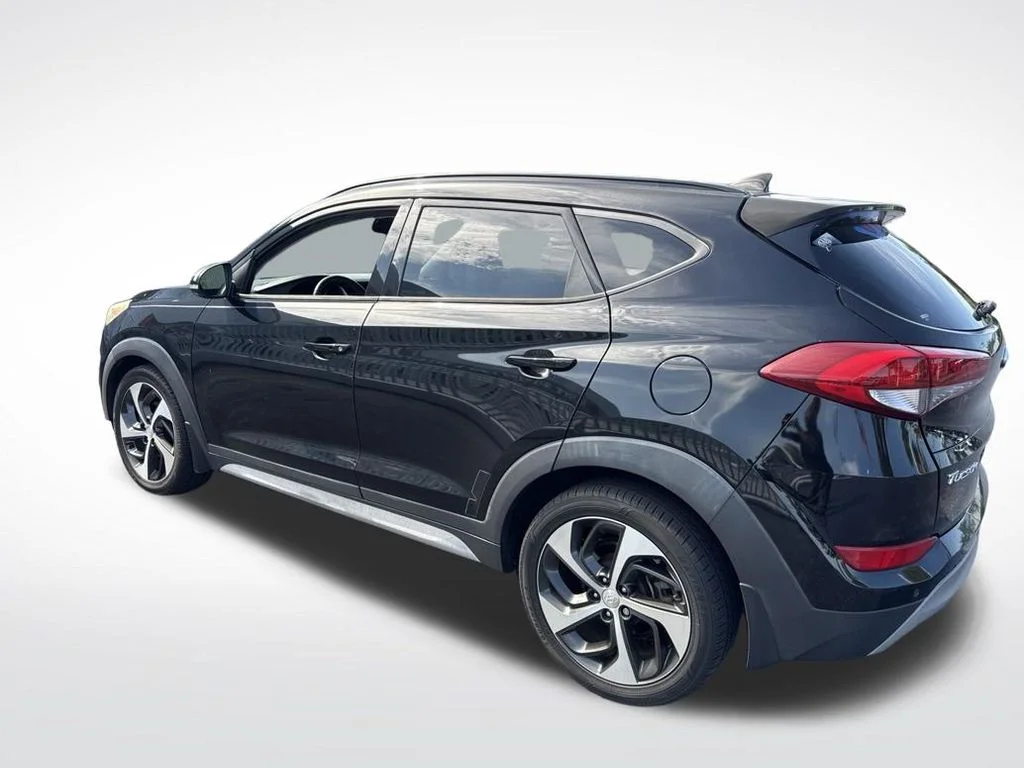 Used 2018 Black Noir Pearl Hyundai Value image 2