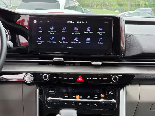 Used 2022 White Kia SX image 28