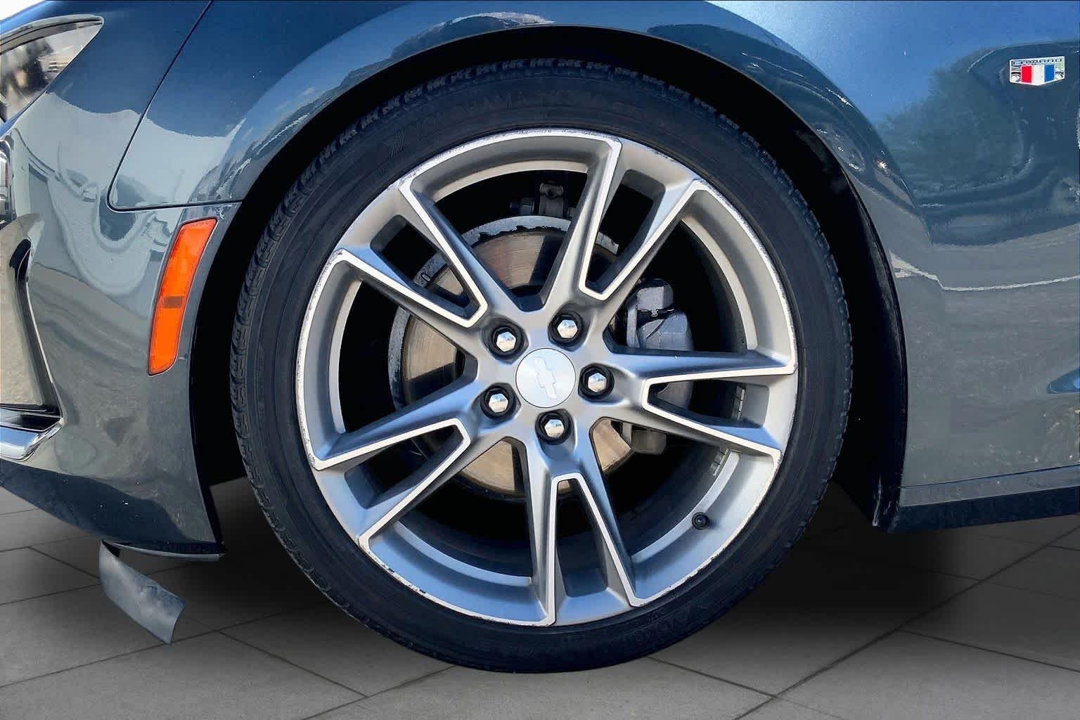 Used 2019 Shadow Gray Metallic Chevrolet 1LT image 9