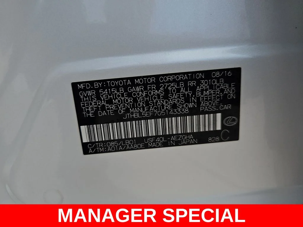 Used 2016 White Lexus 460 image 42