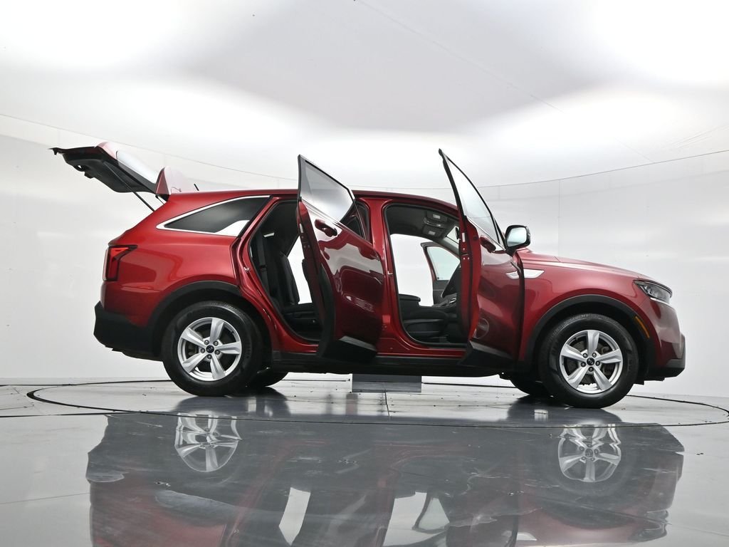 Used 2021 Passion Red Tintcoat Kia LX image 55
