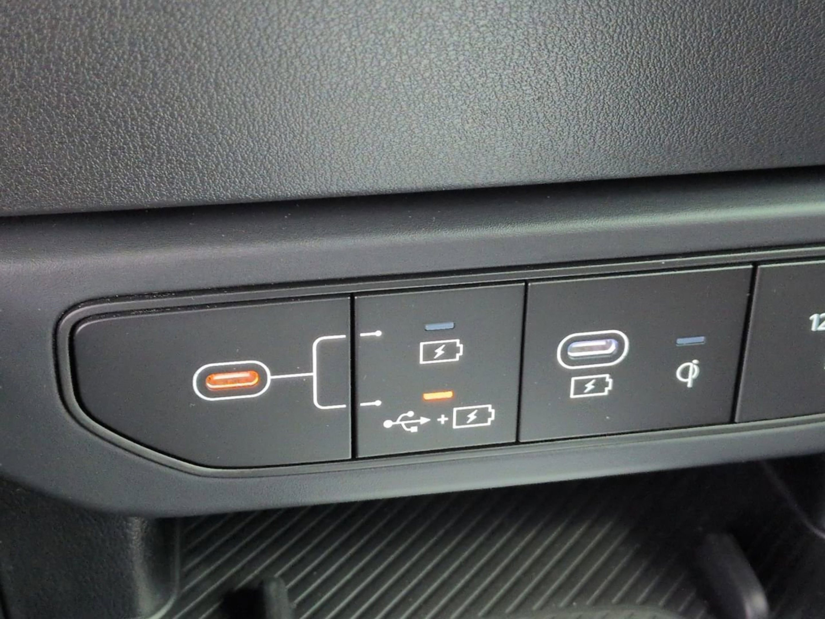 New 2026 Snow White Pearl Kia GT-Line image 20