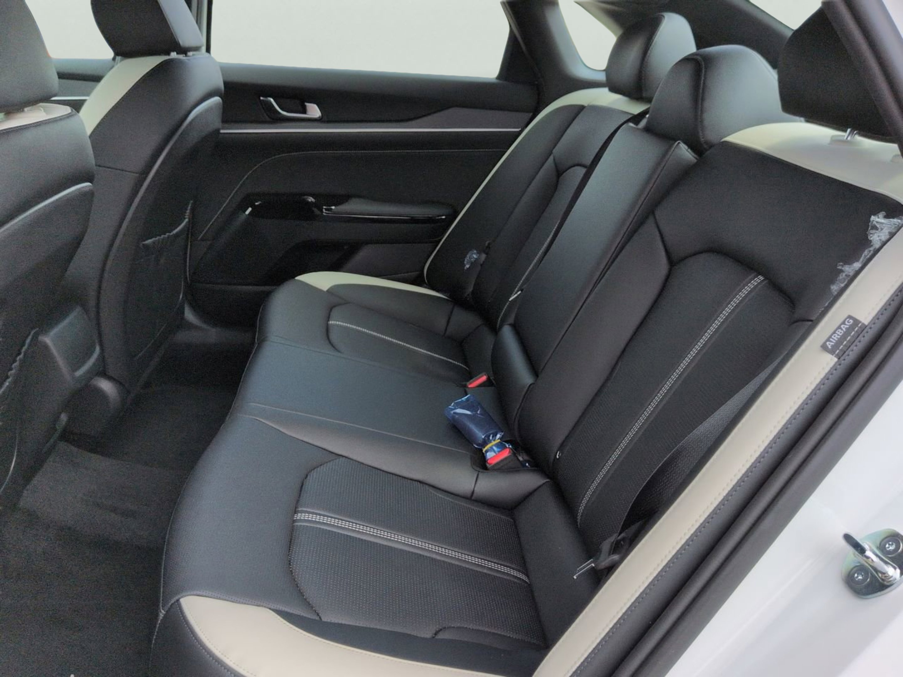 New 2026 Snow White Pearl Kia GT-Line FWD image 11