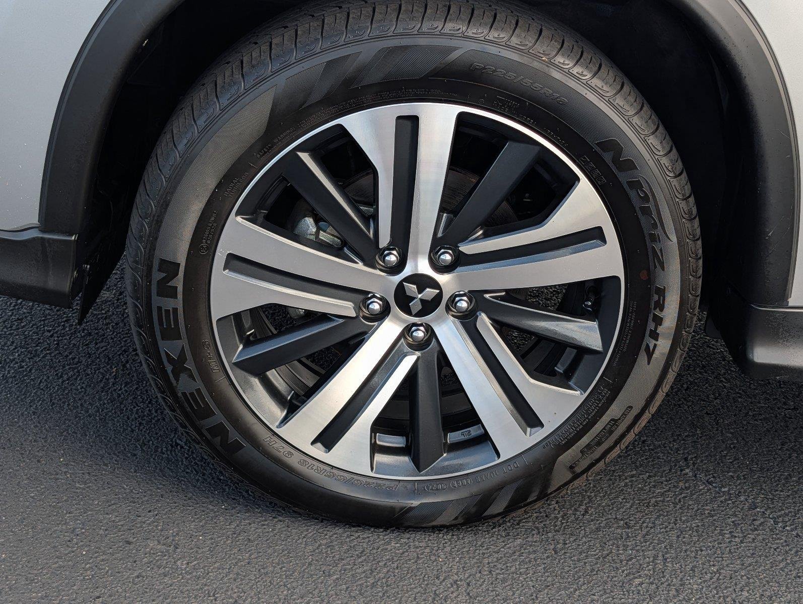 Used 2025 Alloy Silver Metallic Mitsubishi ES image 9