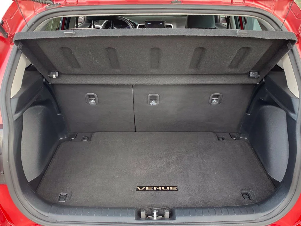 Used 2022 Red Hyundai Limited image 11