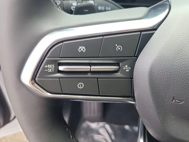 New 2027 Summit White Chevrolet LT image 26