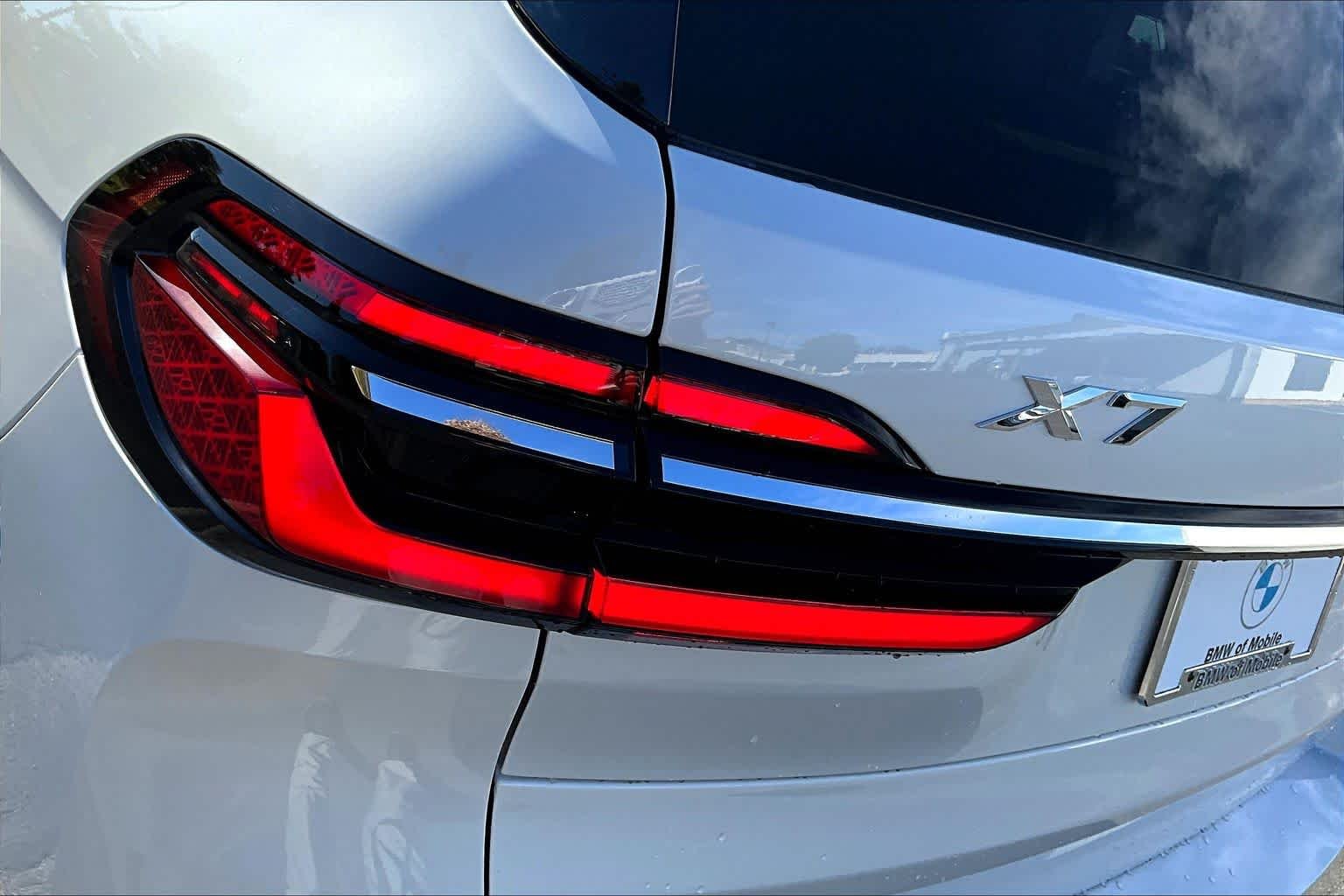 New 2026 Mineral White Metallic BMW xDrive40i image 15