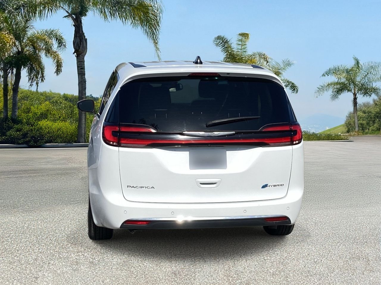 Used 2023 Bright White Chrysler Touring L image 3