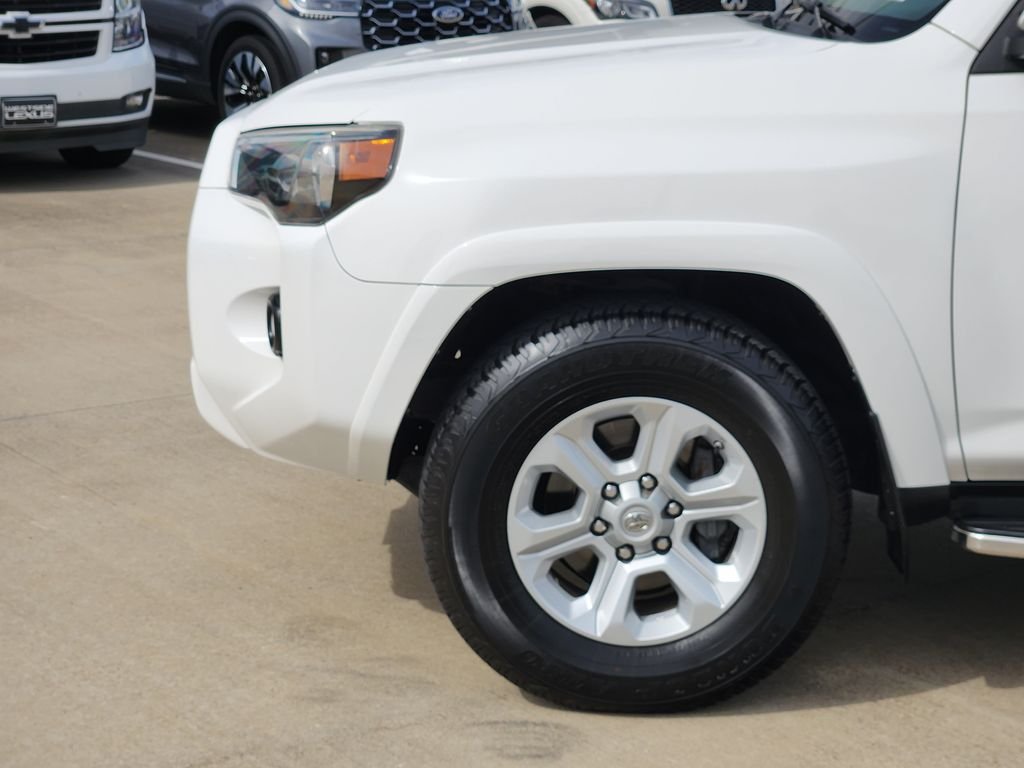 Used 2016 Super White Toyota SR5 Premium image 8