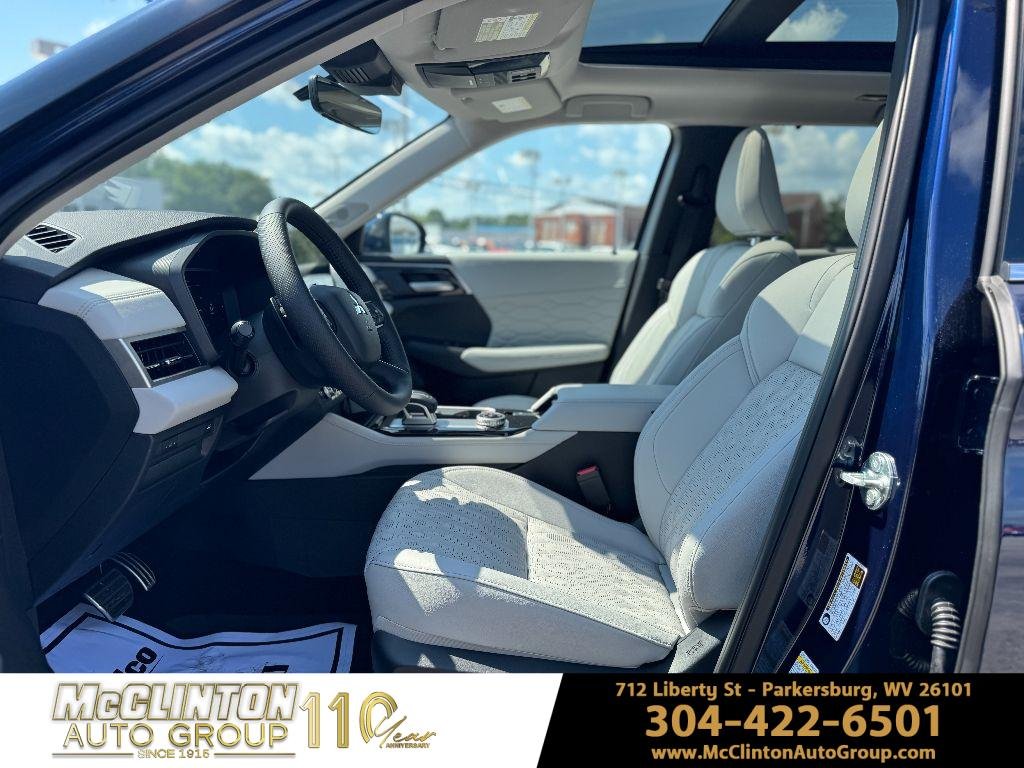 2025 Mitsubishi Outlander SEL - Photo 10