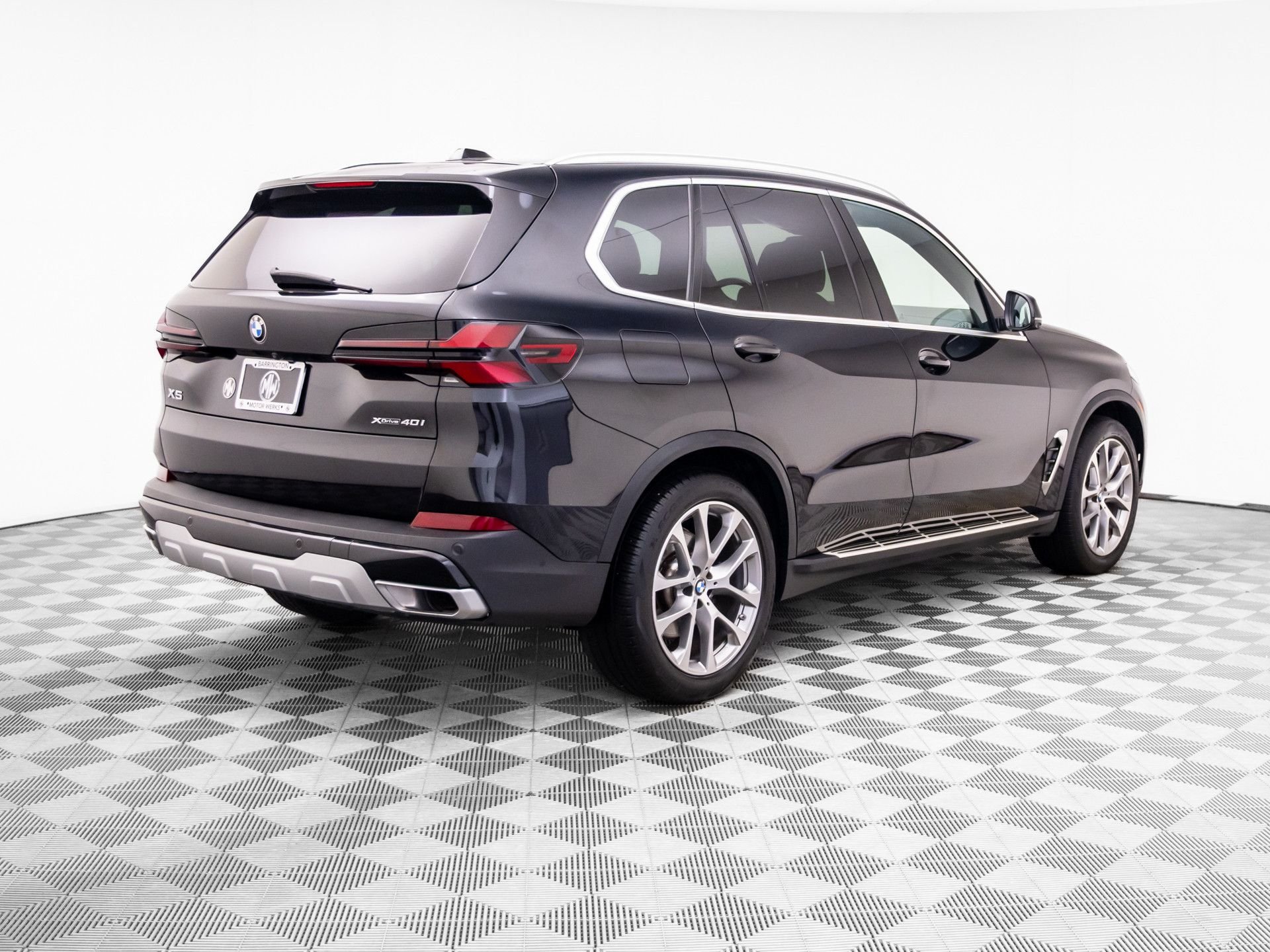 Used 2024 Black BMW xDrive40i image 5